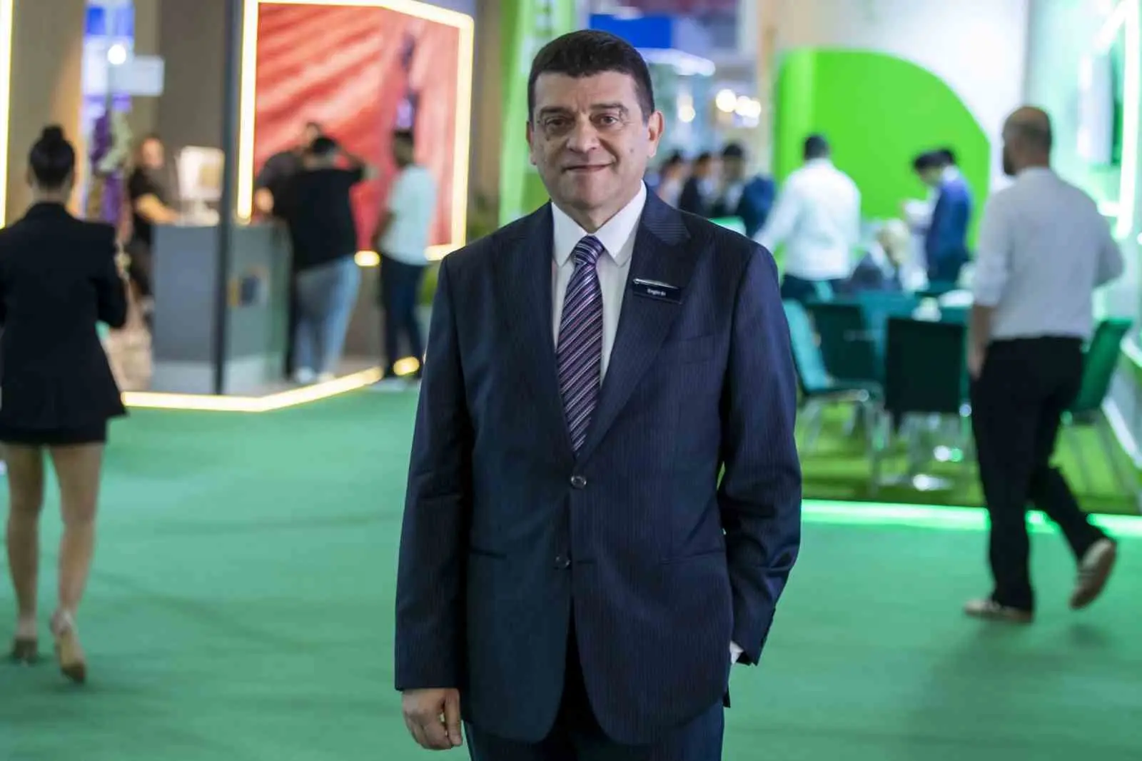 TIBBİ KENEVİRİN ALTERNATİF ÜRÜN ARAYIŞINDAKİ ÇİFTÇİLER İÇİN ÖNEMLİ BİR POTANSİYEL TAŞIDIĞINI BELİRTEN GROWTECH FUARLARI DİREKTÖRÜ ENGİN ER, BAŞTA ALMANYA VE İSVİÇRE OLMAK ÜZERE; BİRÇOK ÜLKENİN BU ÜRÜNÜ ALMAYA HAZIR OLDUĞUNU SÖYLEDİ.
