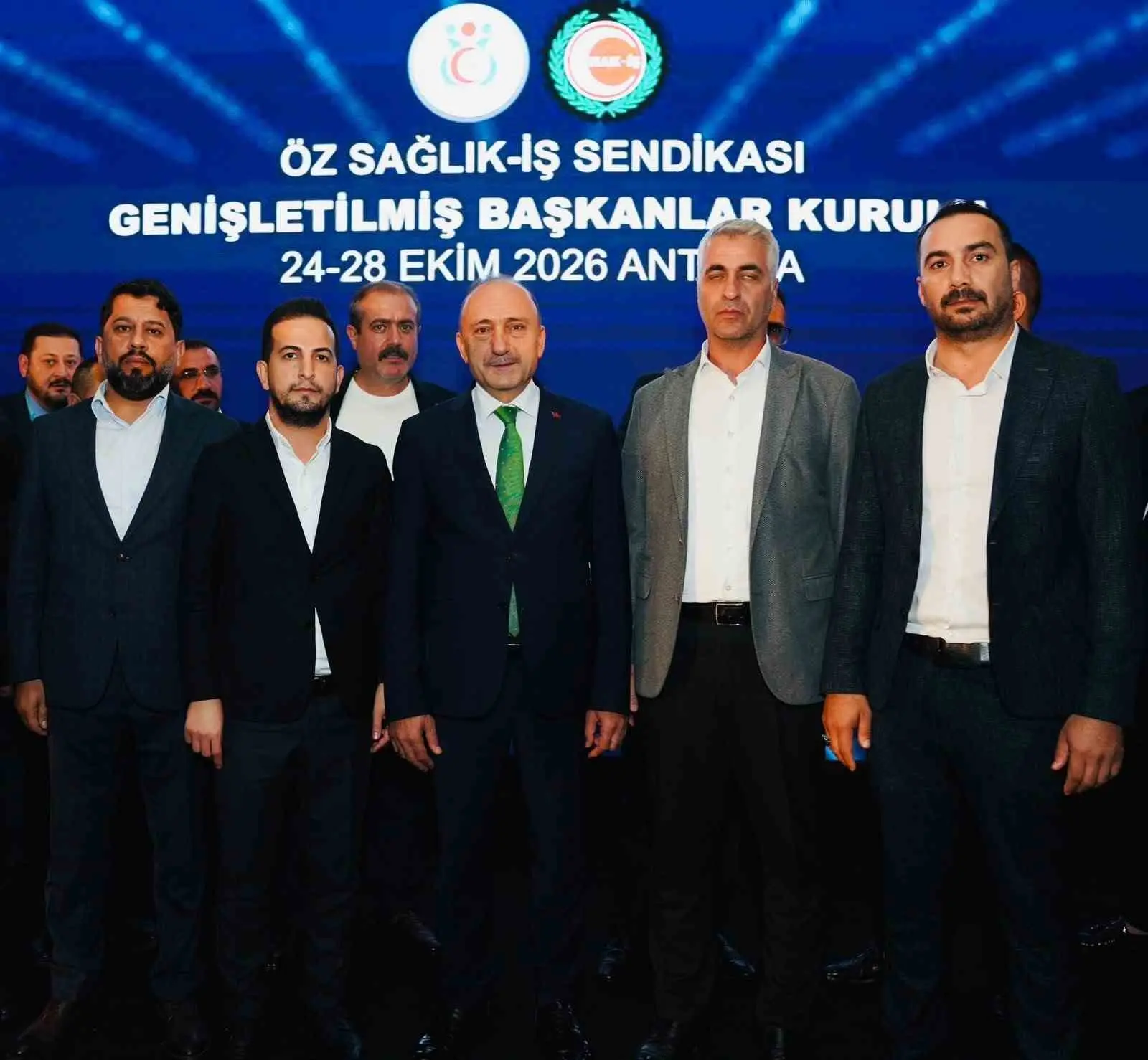 HAK-İŞ DİYARBAKIR İL BAŞKANI VE ÖZ SAĞLIK İŞ SENDİKASI ŞUBE BAŞKANI MEHMET AKÜZÜM, ÖZ SAĞLIK İŞ SENDİKASI GENEL BAŞKANI SAYIN DEVLET SERT'İN BAŞKANLIĞINDA, ÇALIŞMA VE SOSYAL GÜVENLİK BAKANI SAYIN PROF. DR. VEDAT IŞIKHAN’IN KATILIMLARIYLA GERÇEKLEŞTİRİLEN GENİŞLETİLMİŞ BAŞKANLAR KURULU TOPLANTISI VE “KAMU ÇERÇEVE PROTOKOLÜ VE TOPLU İŞ SÖZLEŞMESİ SİSTEMİ: KAZANIMLAR, SORUNLAR VE ÇÖZÜM ÖNERİLERİ” KONULU PANELDE; ÇALIŞMA HAYATININ GÜNCEL MESELELERİNİ DEĞERLENDİRDİ.