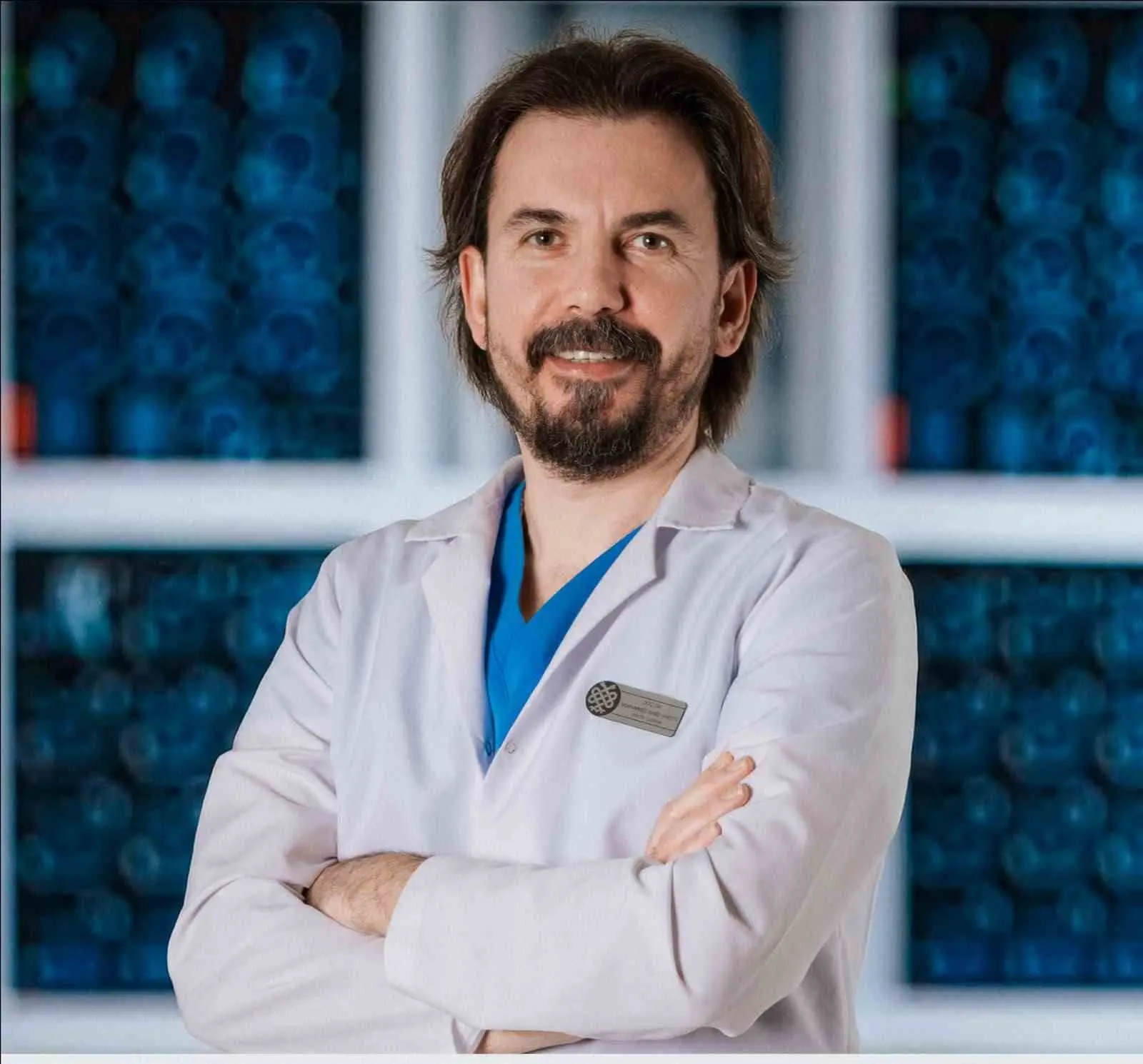 DENİZLİ ÖZEL TEKDEN HASTANESİ OBEZİTE VE METABOLİK CERRAHİ UZMANI DOÇ. DR. MUHAMMED RAŞİD AYKOTA, OBEZİTENİN YALNIZCA FAZLA KİLODAN İBARET OLMADIĞINI VE SÜRECİN UZMAN KONTROLÜNDE YÜRÜTÜLMESİ GEREKTİĞİNİ BELİRTEREK;  "TARTIDAKİ HER KİLO KAYBI SAĞLIKLI KİLO KAYBI DEĞİLDİR" DEDİ.