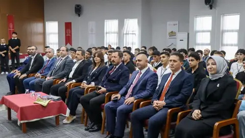MİLLİ EĞİTİM BAKANLIĞI KOORDİNASYONUNDA YÜRÜTÜLEN ‘MAZİDEN ATİYE ÇANAKKALE’ PROJESİ ÇERÇEVESİNDE ‘ÇANAKKALE’DEN 15 TEMMUZ’A: BAĞIMSIZLIK MÜCADELESİ VE ŞEHADET RUHU’ TEMALI PROGRAMIN 5. GRUP AÇILIŞI GERÇEKLEŞTİRİLDİ.