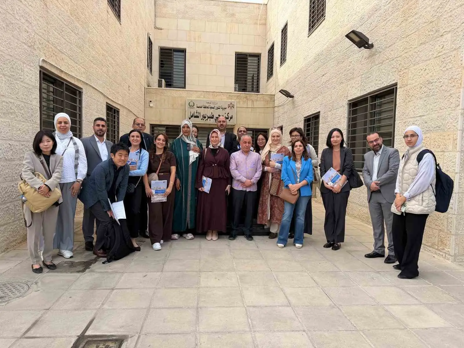 GENÇLİK VE SPOR BAKANLIĞI BAKAN MÜŞAVİRİ VE PSİKOSOSYAL DESTEK HİZMETLERİ DAİRE BAŞKANI DR. ELİF GÜNEŞ BAŞKANLIĞINDAKİ HEYET; JICA İŞ BİRLİĞİYLE YÜRÜTÜLEN 36 AYLIK 'GENÇLERE YÖNELİK PSİKOSOSYAL DESTEK VE AFET DAYANIKLILIĞI' PROJESİ KAPSAMINDA, 25-27 EKİM TARİHLERİNDE ÜRDÜN’ÜN BAŞKENTİ AMMAN’DA DÜZENLENEN ULUSLARARASI ÇALIŞTAYA KATILDI.