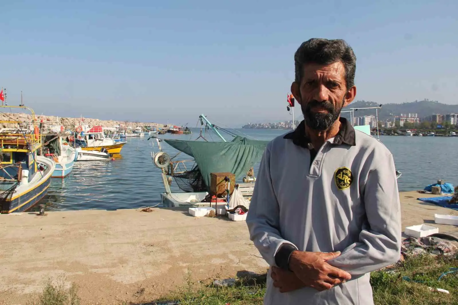 PİRAZİZ SU ÜRÜNLERİ KOOPERATİFİ BAŞKANI HAMDİ ARSLAN, PALAMUTUN BEKLENENDEN ÇOK DAHA FAZLA OLDUĞUNU BELİRTEREK, BU BALIK TÜRÜNÜN HAMSİ VE İSTAVRİT YAVRULARIYLA BESLENMESİNİN ÖNÜMÜZDEKİ YILLARDA AV MİKTARLARINI OLUMSUZ ETKİLEYEBİLECEĞİNİ SÖYLEDİ.