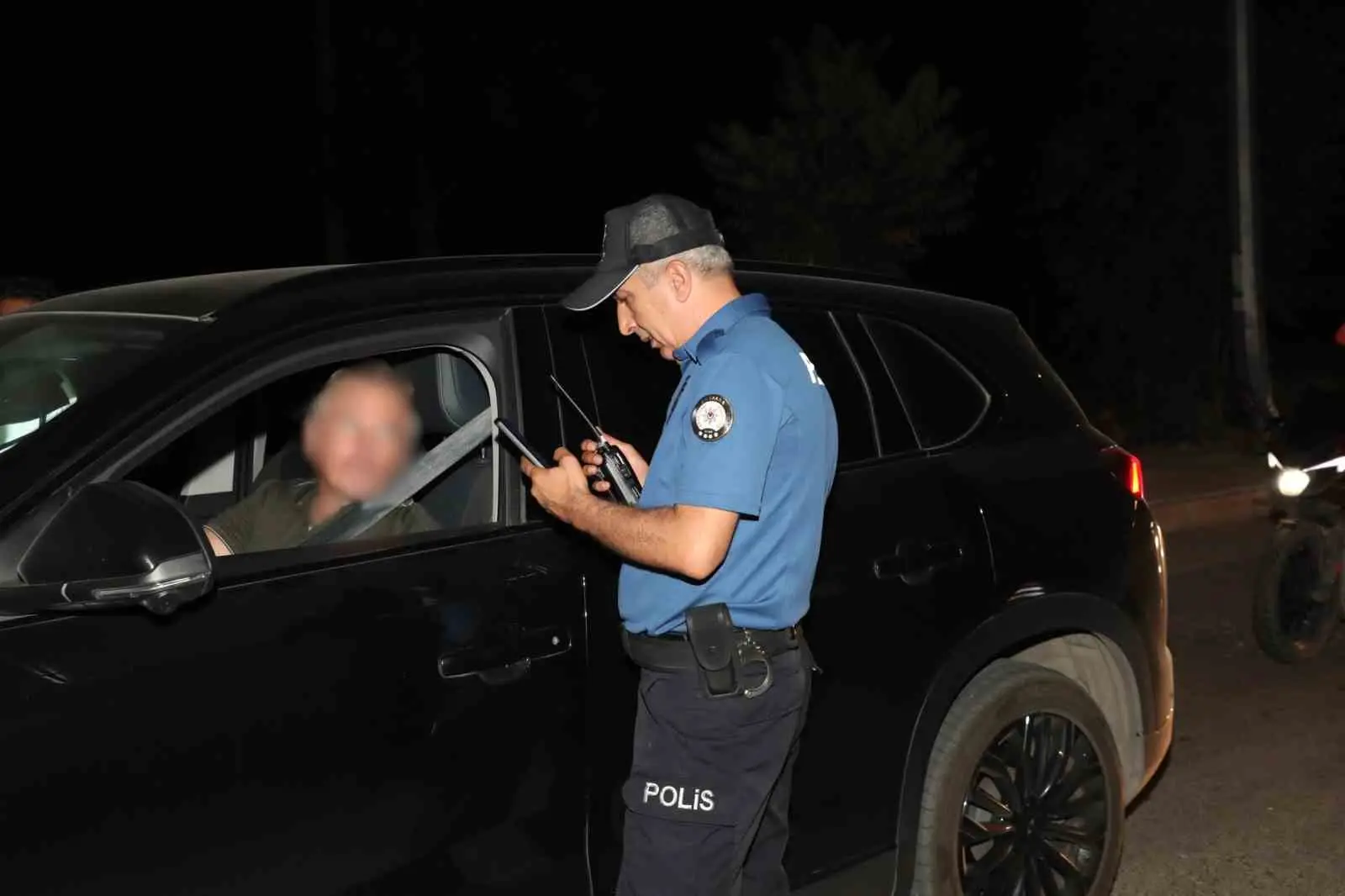 ANTALYA’DA EMNİYET GÜÇLERİNİN SON 1 HAFTADA GERÇEKLEŞTİRDİĞİ ASAYİŞ ÇALIŞMALARI, UYGULAMALAR VE DENETİMLERDE, 565’İ ARANAN OLMAK ÜZERE BİN 774 KİŞİ YAKALANDI. ADLİ MAKAMLARA SEVK EDİLEN 179 KİŞİ TUTUKLANDI.