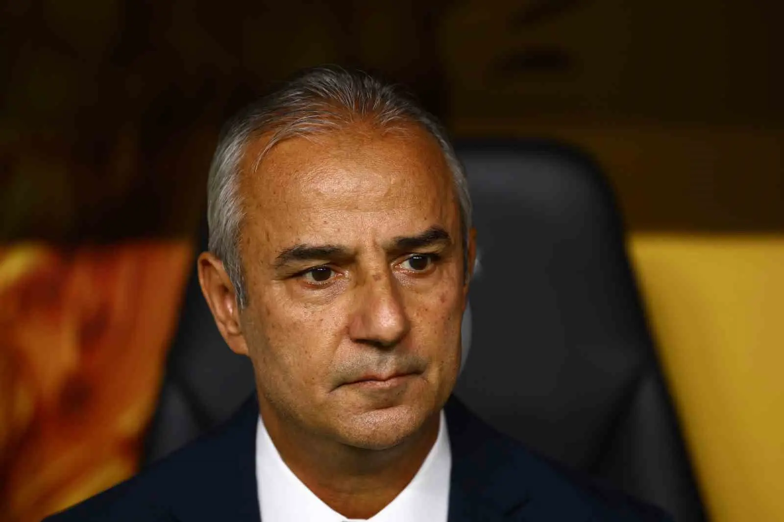 FENERBAHÇE, TEKNİK DİREKTÖR İSMAİL KARTAL'IN GÖREVİNDEN AYRILMA KARARINI YÖNETİMLE PAYLAŞTIĞINI VE YAPILAN GÖRÜŞMELER SONRASINDA YOLLARIN AYRILDIĞINI DUYURDU.