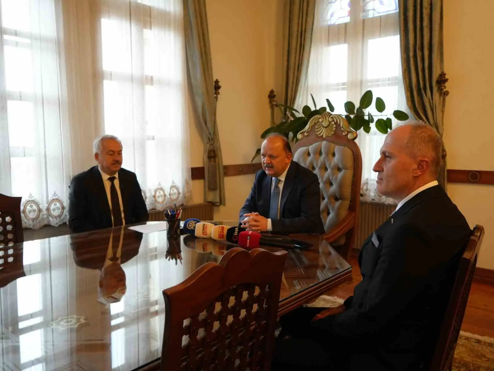 KASTAMONU'DA EVLİLİK KREDİSİNDEN FAYDALANAN VE ÇOCUKLARI OLAN ÇİFTLERE BİR YIL BOYUNCA BEZ, MAMA GİBİ TEMEL İHTİYAÇ DESTEĞİ SAĞLANACAK.
