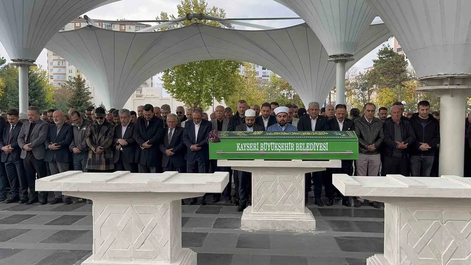 GAZETECİ YAZAR ÇETİN AGAŞE İLE GAZETECİ YUSUF AGAŞE'NİN ANNESİ NİMET AGAŞE HAYATINI KAYBETTİ.