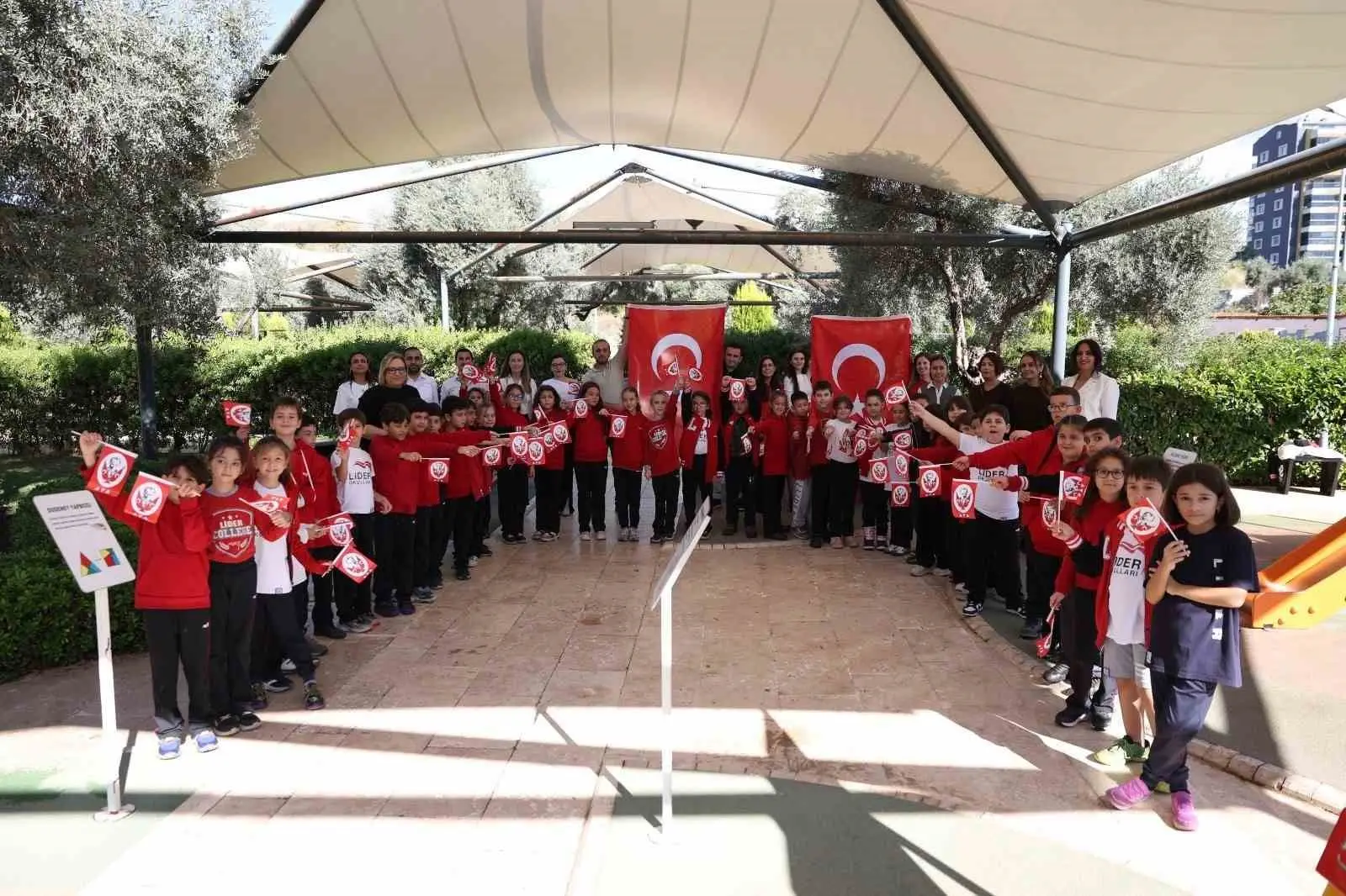 ÖĞRENCİLER MATEMATİK VE BİLİM PARKI’NI GEZDİ