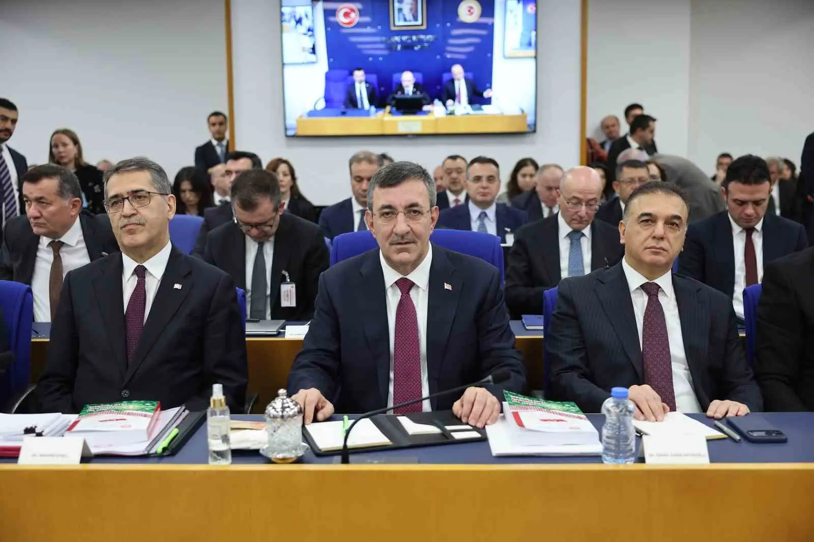 CUMHURBAŞKANI YARDIMCISI CEVDET YILMAZ'IN KATILIMIYLA TOPLANAN TBMM PLAN VE BÜTÇE KOMİSYONU'NDA, 2027 YILI BÜTÇE TEKLİFİ İLE 2025 YILI KESİN HESAP KANUNU TEKLİFİ VE SAYIŞTAY RAPORLARININ GÖRÜŞMELERİNE BAŞLANDI.