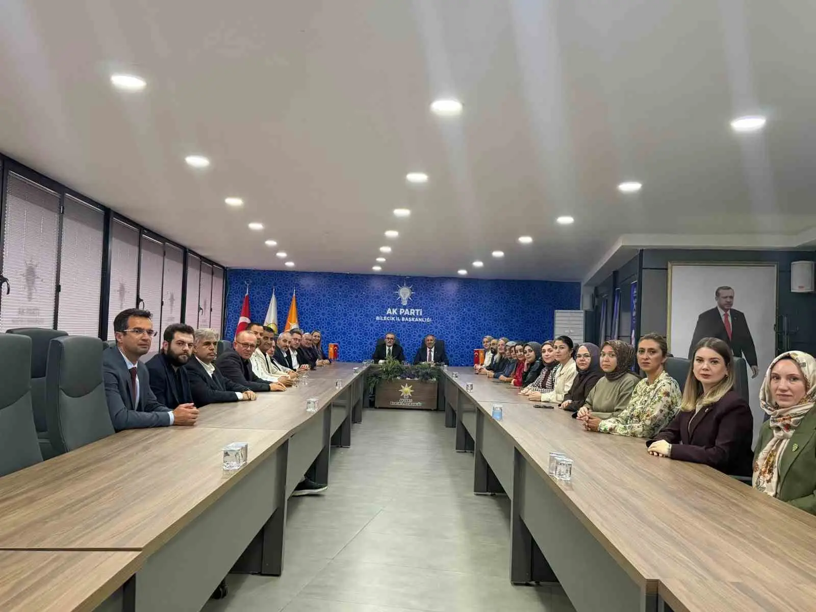 AK PARTİ GENEL MERKEZ MERKEZ KARAR VE YÖNETİM KURULU (MKYK) ÜYESİ, ÖNCEKİ DÖNEM KÜLTÜR VE TURİZM BAKANI MAHİR ÜNAL, BİLECİK’TE BİR DİZİ TEMASTA BULUNDU.