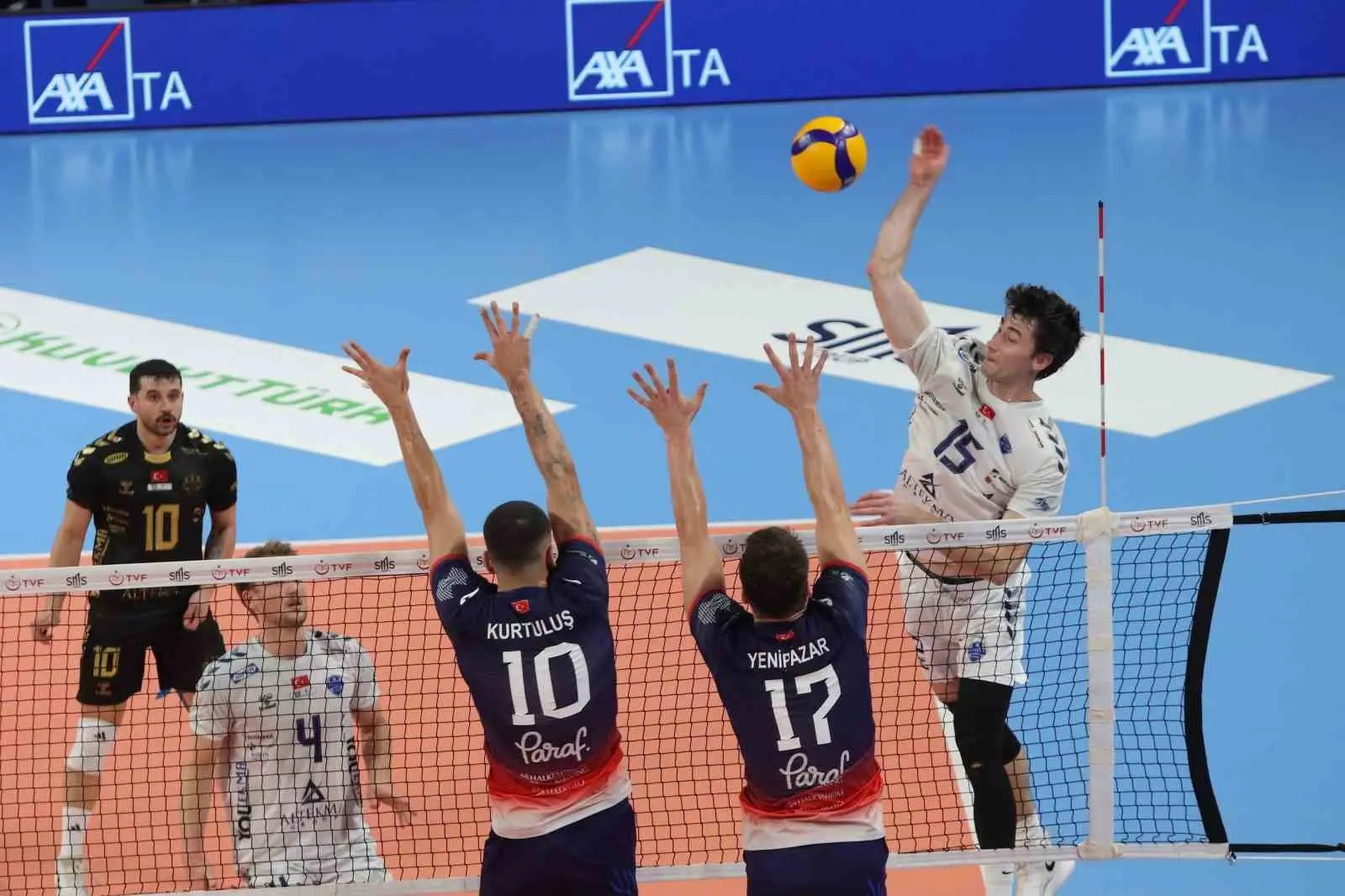ALTEKMA- HALKBANK MAÇINDAN KARELER