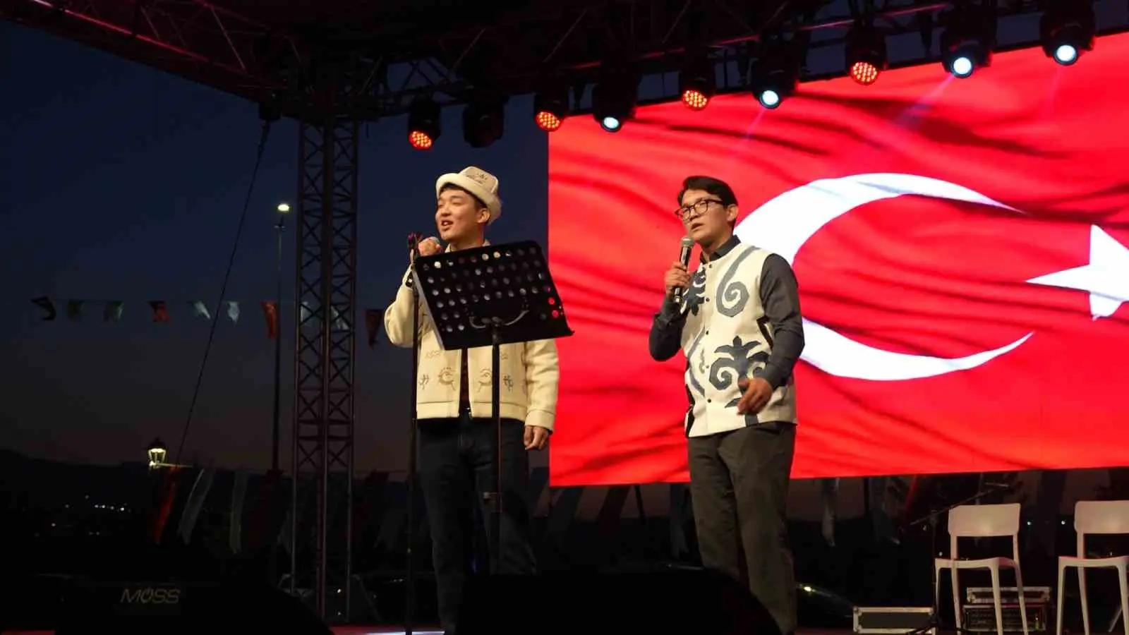 2027 TÜRK DÜNYASI KÜLTÜR BAŞKENTİ KAYSERİ’DE, BÜYÜKŞEHİR BELEDİYESİ TARAFINDAN DÜZENLENEN KAYSERİ GASTRONOMİ GÜNLERİ, TÜRK DÜNYASININ ORTAK KÜLTÜRÜNÜ VE KARDEŞLİK BAĞLARINI MÜZİKLE BULUŞTURDU.
