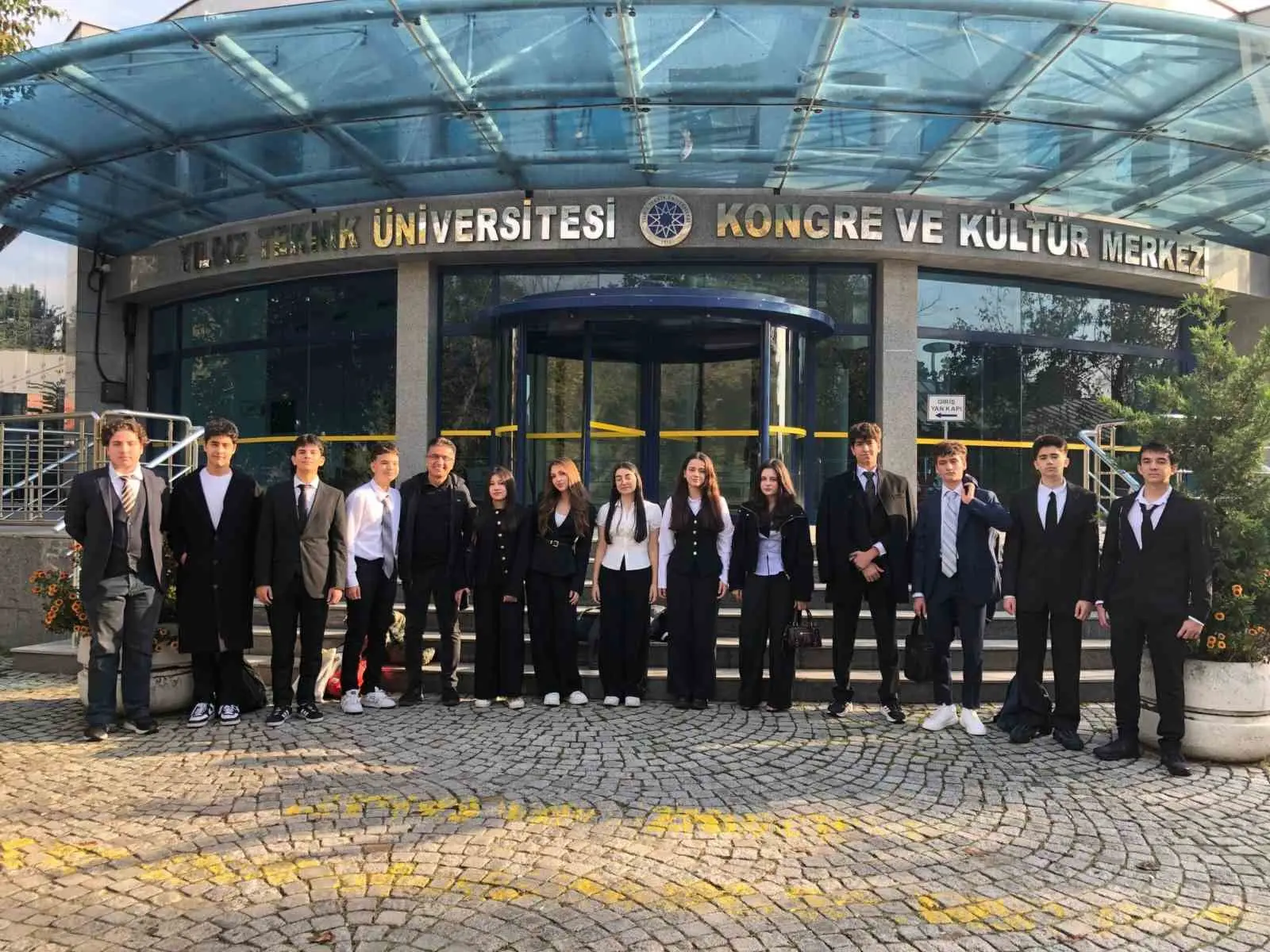 23–25 EKİM 2026 TARİHLERİNDE YILDIZ TEKNİK ÜNİVERSİTESİ TARAFINDAN DÜZENLENEN YTUMUN (YILDIZ TECHNİCAL UNİVERSİTY MODEL UNİTED NATİONS) CONSTELLATİON EDİTİON KONFERANSI’NA 14 DELEGE İLE KATILAN İHLAS KOLEJİ ÖĞRENCİLERİ, SERGİLEDİKLERİ ÜSTÜN MÜZAKERE YETENEĞİ VE İNGİLİZCE İFADE BECERİSİYLE ORGANİZASYONDAN 3 DERECEYLE DÖNDÜ.