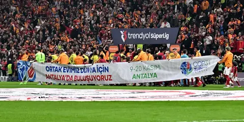 TRENDYOL SÜPER LİG’İN 9. HAFTASINDA KULÜPLER SAHAYA COP31 PANKARTIYLA ÇIKTI.
