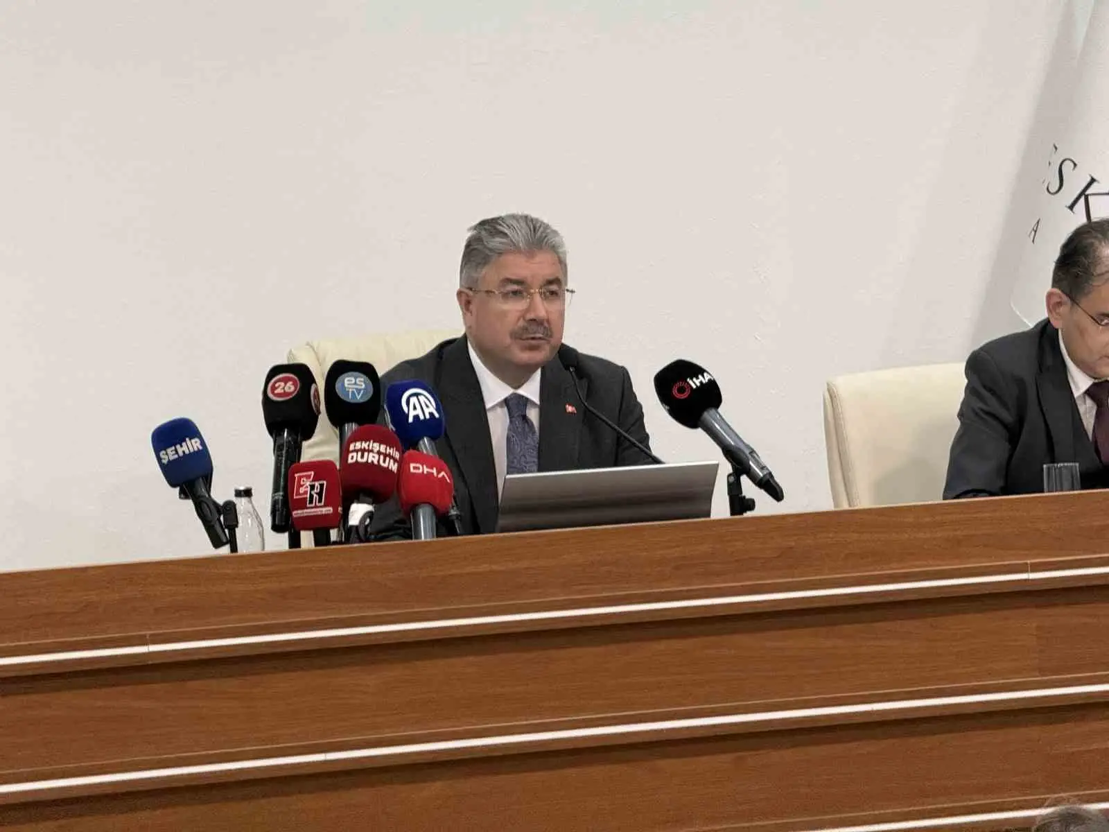 VALİ ERDİNÇ YILMAZ