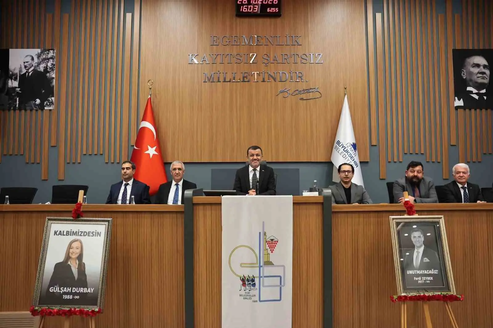 EGE BELEDİYELER BİRLİĞİ MECLİS TOPLANTISI, BİRLİK BAŞKANI VE DENİZLİ BÜYÜKŞEHİR BELEDİYE BAŞKANI BÜLENT NURİ ÇAVUŞOĞLU BAŞKANLIĞINDA GERÇEKLEŞTİRİLDİ. TOPLANTIDA, 2027 YILI ÇALIŞMA PLANI VE BÜTÇESİ ELE ALINIRKEN BELEDİYELERİN İHTİYAÇLARI VE KENTLERİN GELİŞİMİNE KATKI SAĞLAYACAK ÇALIŞMALAR DEĞERLENDİRİLDİ.