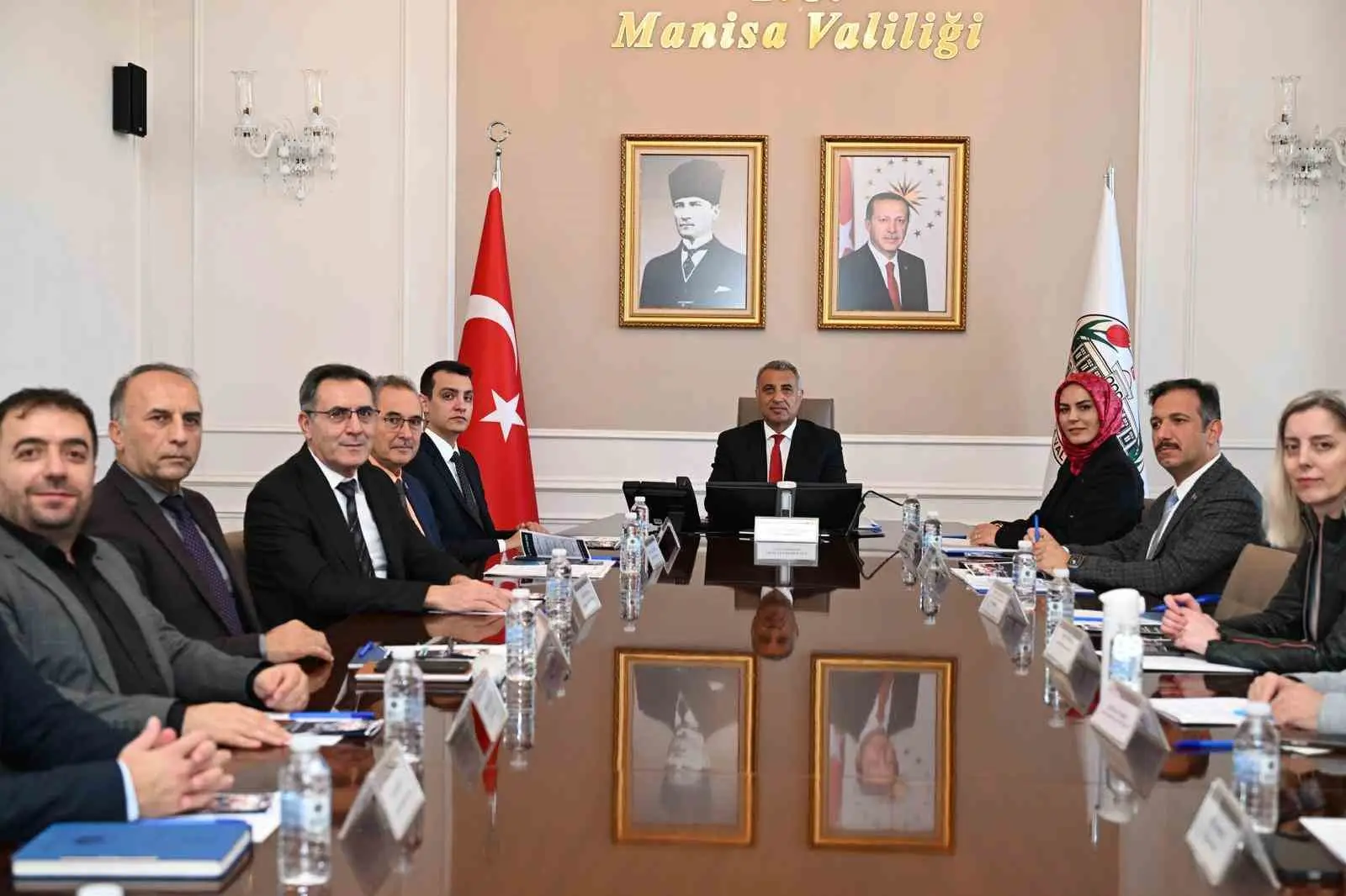 MANİSA’DA 2026 YILININ İLK 9 AYINDA İŞKUR ARACILIĞIYLA 27 BİN 335 KİŞİNİN KAMU VE ÖZEL SEKTÖRDE İŞE YERLEŞTİRİLMESİNE ARACILIK EDİLDİ. AYNI DÖNEMDE 64 BİN 173 KİŞİYE BİREYSEL DANIŞMANLIK HİZMETİ SUNULURKEN 9 BİN 654 İŞ YERİ ZİYARETİ GERÇEKLEŞTİRİLDİ.