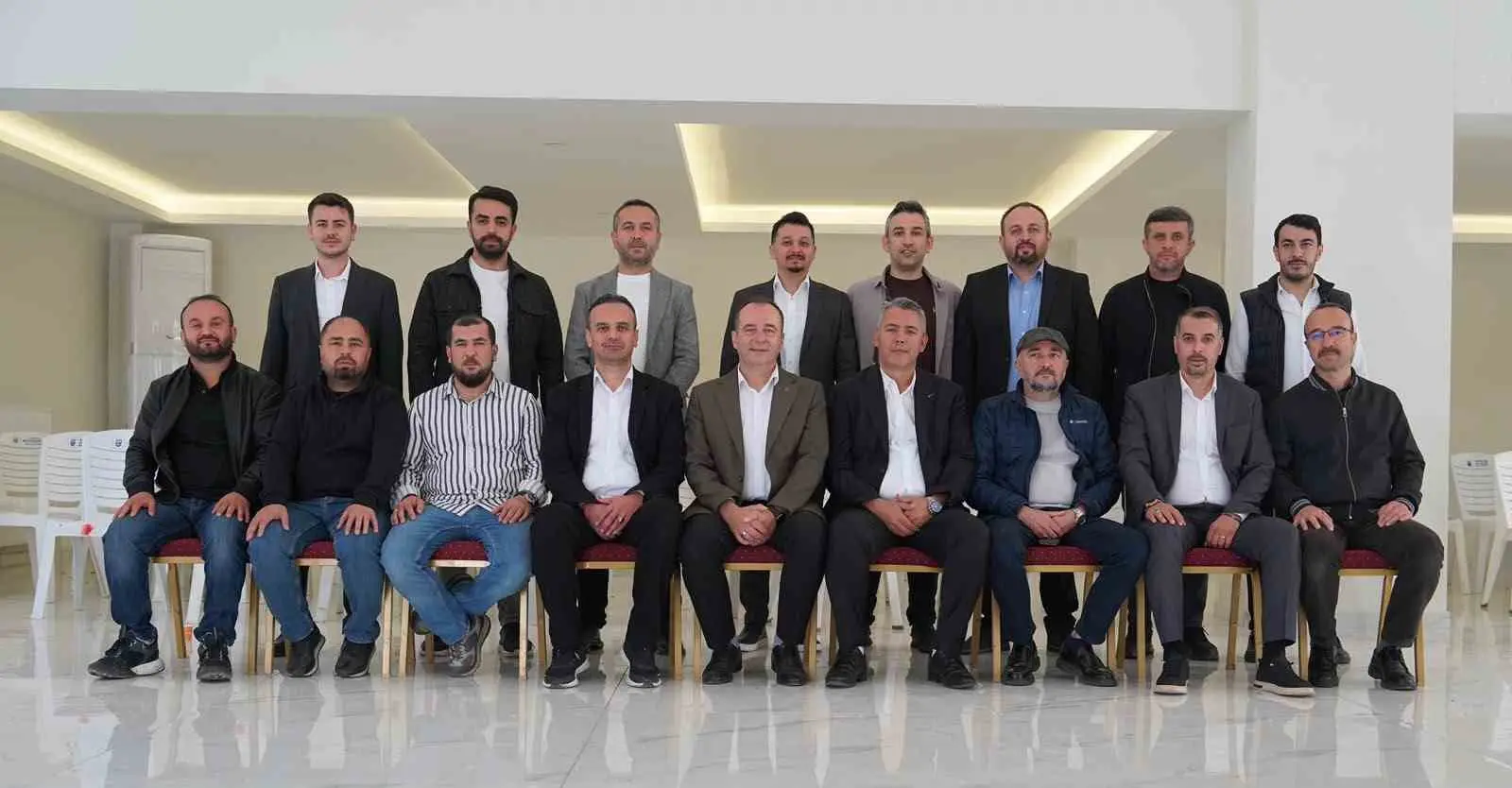 BURSA’NIN BÜYÜKORHAN İLÇESİNDE BÜYÜKORHANSPOR KULÜBÜ’NÜN OLAĞAN KONGRESİ GERÇEKLEŞTİRİLDİ. TEK ADAY OLARAK KONGREYE KATILAN ALİ ERDEM, KULÜBÜN YENİ BAŞKANI SEÇİLDİ. YENİ YÖNETİMİN ÖNCELİKLİ HEDEFLERİ ARASINDA GÜÇLÜ BİR TAKIM OLUŞTURMAK, KULÜBÜ KURUMSAL BİR YAPIYA KAVUŞTURMAK VE İLÇEYE FUTBOL SAHASI KAZANDIRMAK OLDUĞU AÇIKLANDI.