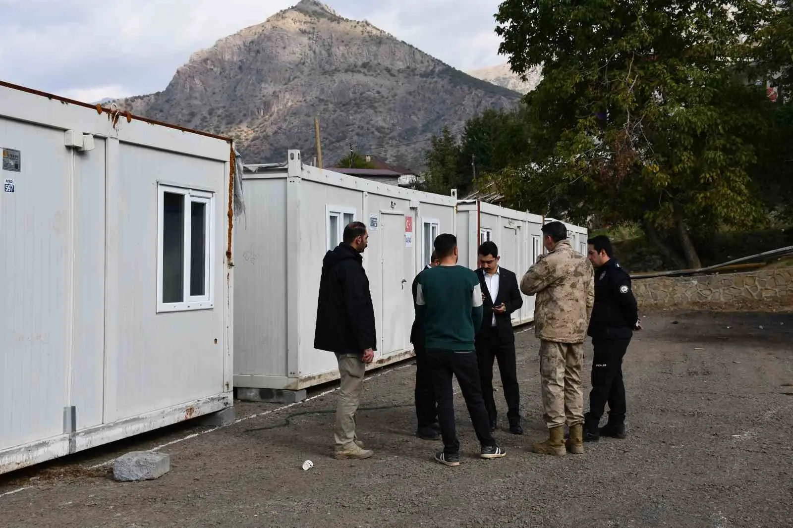 ŞIRNAK’TA AFAD SELDEN ZARAR GÖRENLER İÇİN KONTEYNER KENT KURDU. 30 AİLE İÇİN DEVLET KIŞ GELMEDEN ÇALIŞMALARA BAŞLADI.