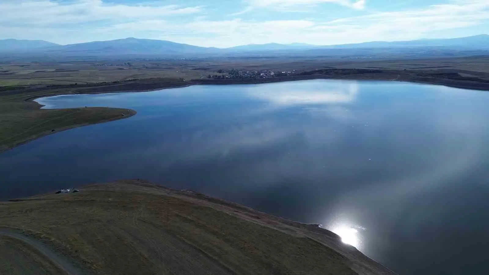 KARS’IN SU DEPOSU BAYBURT BARAJI SONBAHAR YAĞMURLARIYLA YÜZDE 80 DOLDU(IŞIK ÇAPANOĞLU/KARS-İHA)