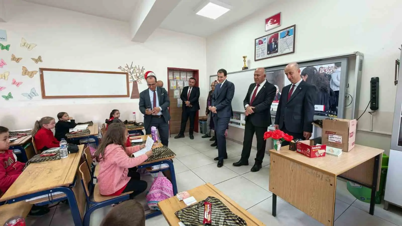 HİSARCIK’TA MİNİK ÖĞRENCİLERİN MEKTUPLARI MUTLULUĞA DÖNÜŞTÜ