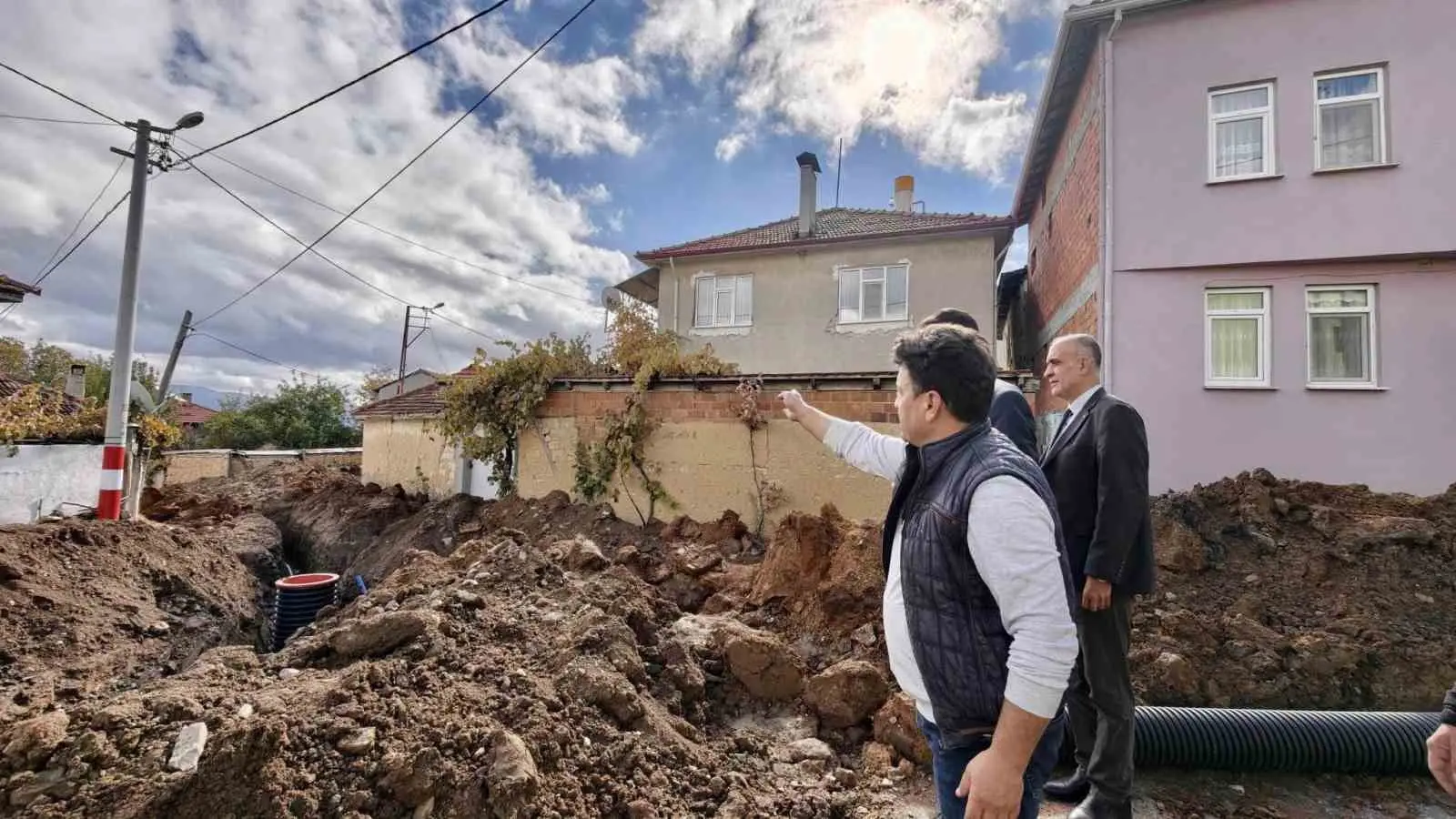 HİSARCIK KAYMAKAMI ATAM’DAN ALINÖREN KÖYÜ’NDE ALTYAPI İNCELEMESİ