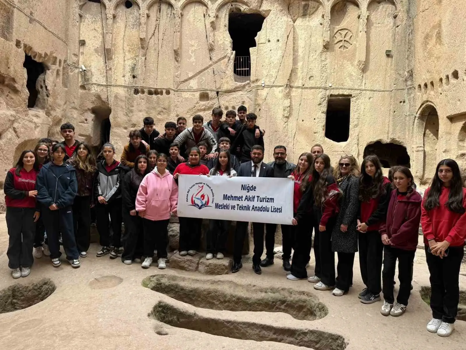 NİĞDE’DE TARİHİ MANASTIR SINIFA DÖNÜŞTÜ