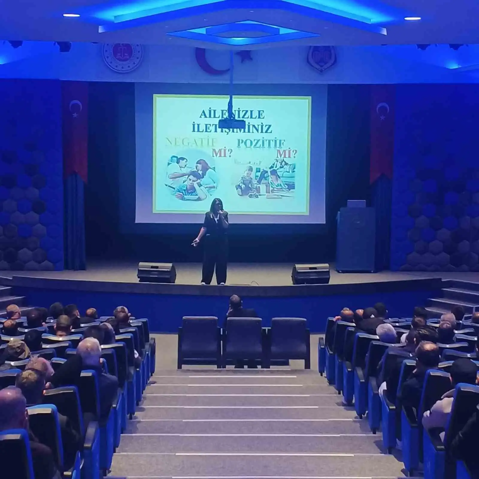 ESKİŞEHİR'DE CEZAEVİNDEKİ TUTUKLU VE HÜKÜMLÜLERE YÖNELİK AİLE EĞİTİM PROGRAMI (AEP) KAPSAMINDA "AİLE İÇİ İLETİŞİM" KONULU SEMİNER DÜZENLENDİ.