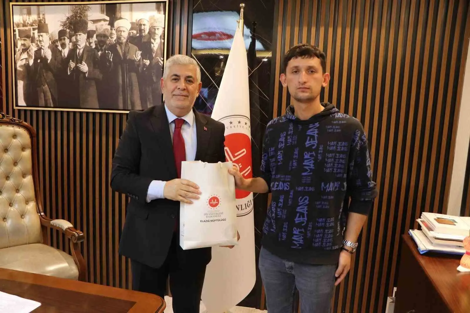 İL MÜFTÜSÜ BİNGÖL, DÜRÜST DAVRANIŞIYLA TAKDİR TOPLAYAN SİMİTÇİ BARIŞ SERTKAYA’YI AĞIRLADI