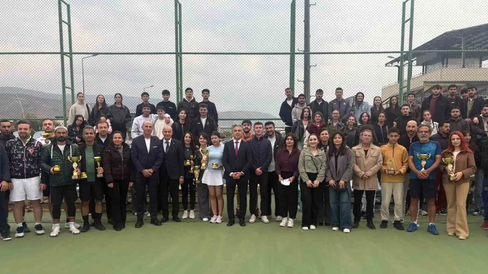 EBYÜ’DE CUMHURİYET BAYRAMI TENİS TURNUVASI DÜZENLENDİ