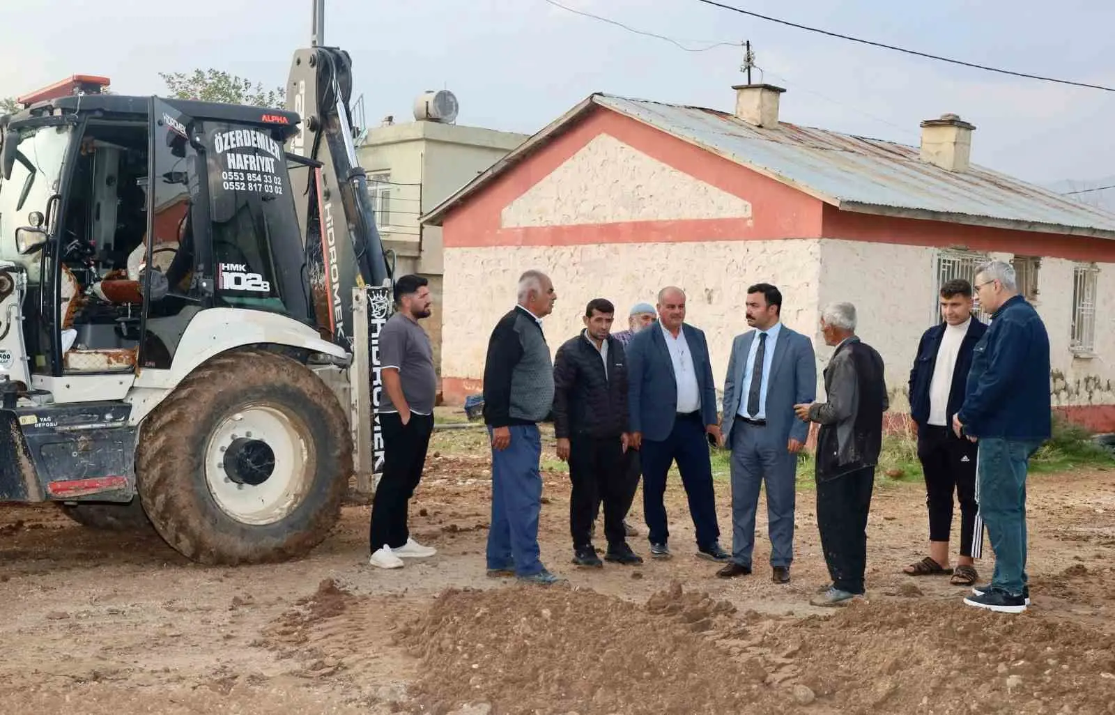 KAHTA'DA KÖY YATIRIMLARI YERİNDE İNCELENDİ