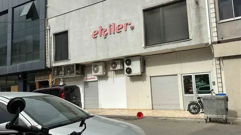 SAKARYA'NIN SERDİVAN İLÇESİNDE FAALİYET GÖSTEREN BİR ET FİRMASININ DANA SUCUĞUNDA DOMUZ ETİ TESPİT EDİLDİ.