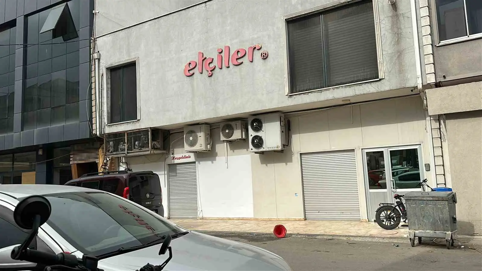 SAKARYA'NIN SERDİVAN İLÇESİNDE FAALİYET GÖSTEREN BİR ET FİRMASININ DANA SUCUĞUNDA DOMUZ ETİ TESPİT EDİLDİ.