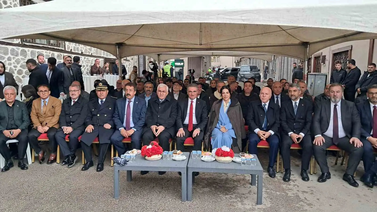 LİMAN AYIK YAŞAM DERNEĞİ ERZURUM ŞUBESİ, YAKUTİYE İLÇESİ KARANLIK KÜMBET SOKAK'TA DÜZENLENEN TÖRENLE HİZMETE AÇILDI.