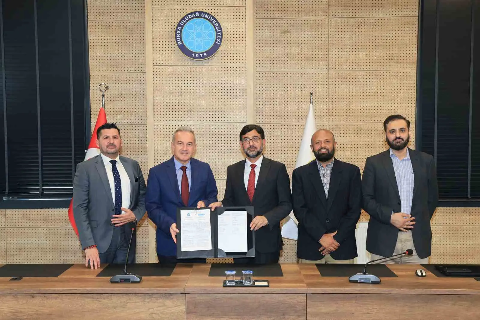 BURSA ULUDAĞ ÜNİVERSİTESİ (BUÜ) İLE PAKİSTAN INSTİTUTE OF MANAGEMENT SCİENCES (IMSCİENCES) ÜNİVERSİTESİ ARASINDA EĞİTİM, BİLİM, TEKNOLOJİ VE KÜLTÜR ALANLARINDA İŞ BİRLİĞİ PROTOKOLÜ İMZALANDI.