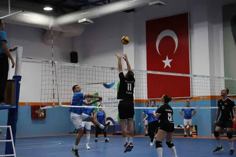 MUĞLA BÜYÜKŞEHİR BELEDİYESİ, 29 EKİM CUMHURİYET BAYRAMI ETKİNLİKLERİ KAPSAMINDA BELEDİYE PERSONELİNE YÖNELİK “PERSONEL CUMHURİYET KUPASI” DÜZENLEDİ.