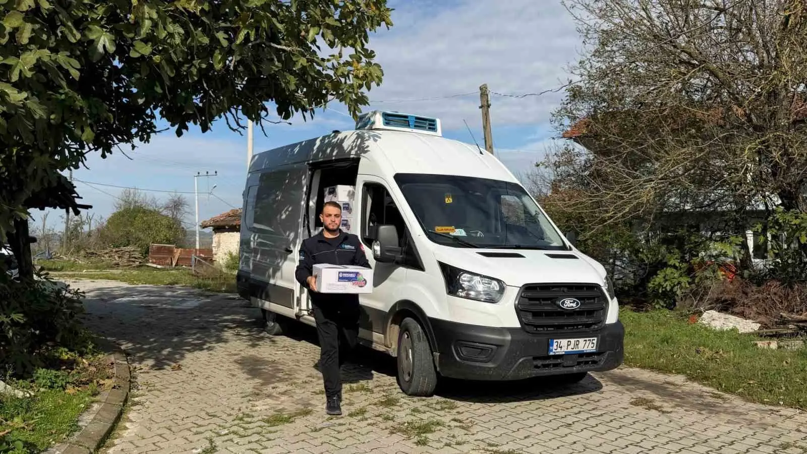 KOCAELİ’DE YAŞLILIK, ENGELLİLİK VE SAĞLIK SORUNLARI NEDENİYLE YEMEK HAZIRLAMAKTA GÜÇLÜK ÇEKEN VATANDAŞLARIN SOFRALARI, "GÖNÜL KAZAN PROJESİ" İLE BOŞ KALMIYOR.