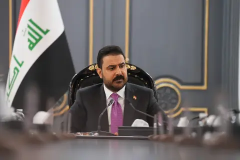 IRAK SİLAHLI KUVVETLER BAŞKOMUTANI SÖZCÜSÜ SABAH NUMAN, IRAK BAŞBAKANI ALİ ZEYDİ'NİN MEVCUT GÜVENLİK SORUNLARI VE EGEMENLİĞİN TAMAMLANMASINA YÖNELİK PLANLAR KAPSAMINDA IRAK ULUSAL İSTİHBARAT SERVİSİ BAŞKANLIĞI GÖREVİNİ ÜSTLENDİĞİNİ AÇIKLADI.