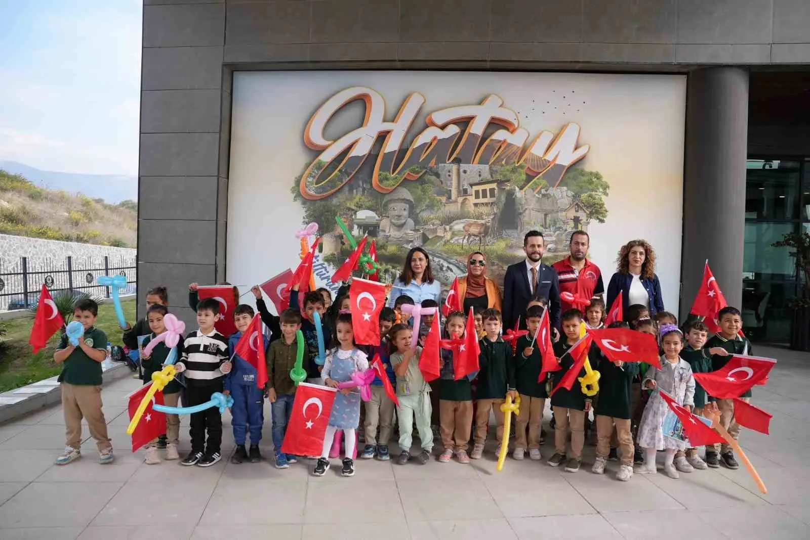 HBB GASTRONOMİEVİ’NDE ÖĞRENCİLER İÇİN CUMHURİYET BAYRAMI KAPSAMINDA KÖMBE ATÖLYESİ VE EĞLENCE ETKİNLİKLERİ DÜZENLENDİ.