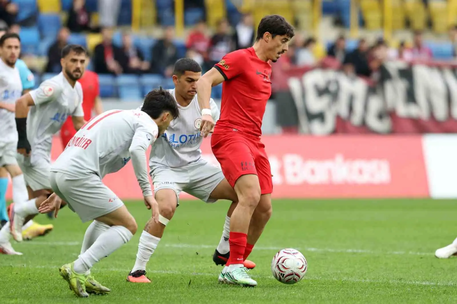 ZİRAAT TÜRKİYE KUPASI’NIN 3. TURUNDA GENÇLERBİRLİĞİ, SAHASINDA AĞIRLADIĞI KARAKÖPRÜ BELEDİYESPOR’U 5-0 MAĞLUP ETTİ.