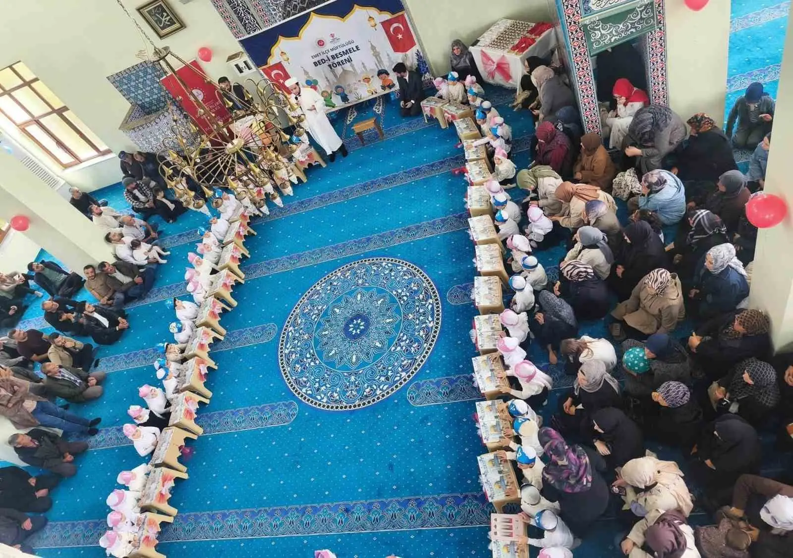 EMET’TE MİNİKLERİN KUR’AN YOLCULUĞU BED-İ BESMELE İLE BAŞLADI