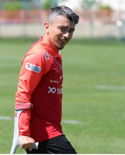 ŞAMPİYONLUK HEDEFİYLE YENİ SEZONA HAZIRLANAN ŞAHİNBEY BELEDİYE SPOR KULÜBÜ AMPUTE FUTBOL TAKIMI, MİLLİ TAKIM OYUNCUSU ŞEYHMUS ERDİNÇ’İ KADROSUNA KATTI.