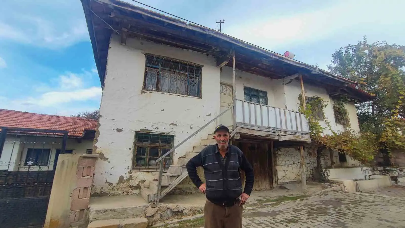 YOZGAT'IN SORGUN İLÇESİNE BAĞLI ÇİĞDEMLİ KASABASI'NDA, GEÇMİŞTE SAVAŞLARA GİDEN ASKERLERİN SAĞ SALİM DÖNDÜĞÜNE İLİŞKİN ANLATILARLA ANILAN "EKMEK OCAĞI" GELENEĞİ YILLARDIR YAŞATILIYOR.