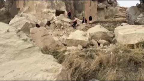 Nevşehir Göreme’de peribacasının yıkıldı