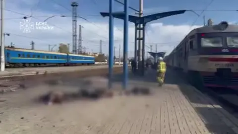Rus ordusundan Dnipro’da tren istasyonuna saldırı: 13 ölü, 10 yaralı