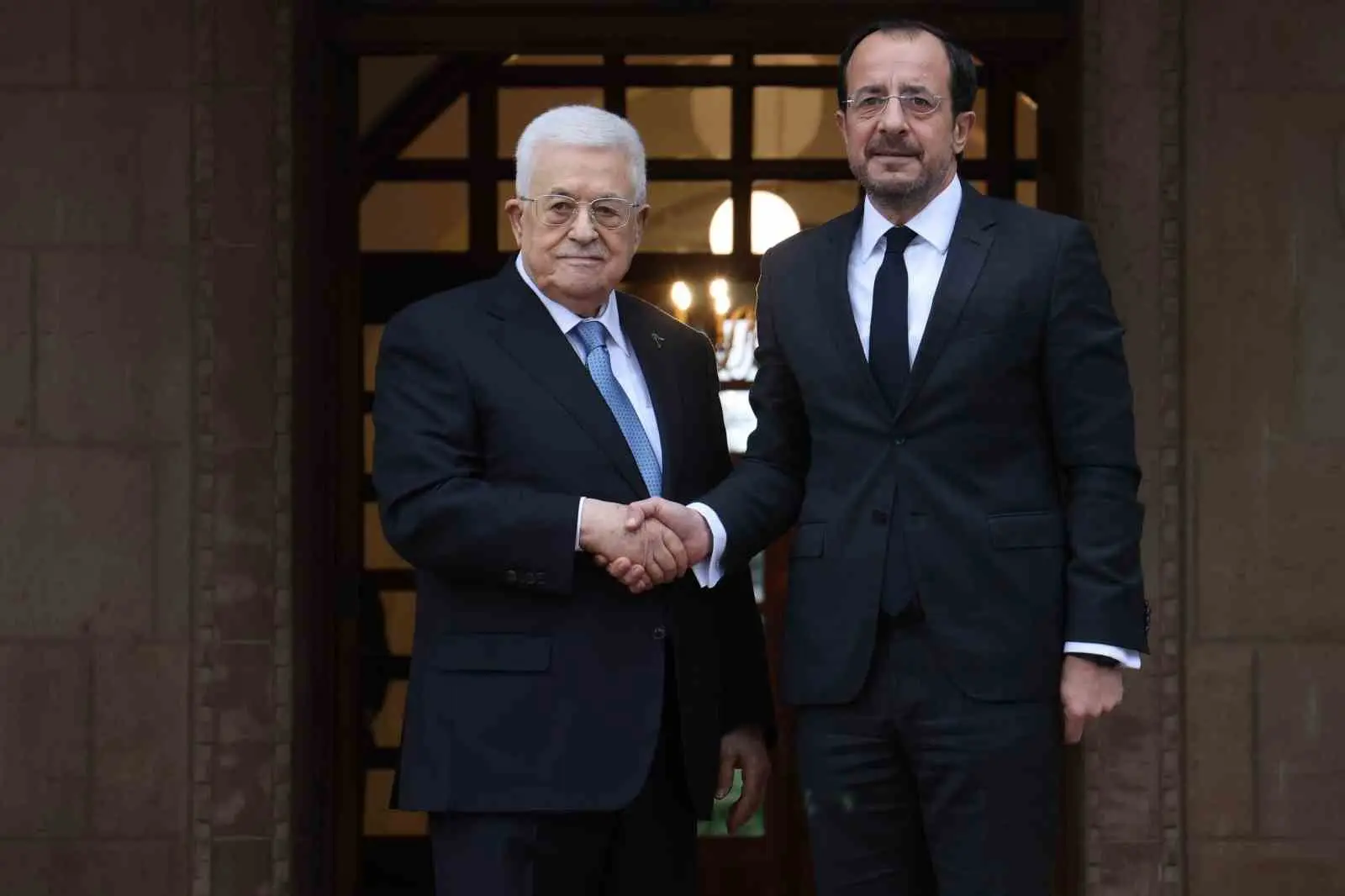 FİLİSTİN DEVLET BAŞKANI MAHMUD ABBAS, GÜNEY KIBRIS RUM YÖNETİMİ (GKRY) LİDERİ NİKOS HRİSTODULİDİS İLE BİR ARAYA GELDİĞİ GÖRÜŞMEDE İSRAİL’DEKİ SEÇİM SÜRECİNE İLİŞKİN, "YENİ BİR İSRAİL HÜKÜMETİNİN KURULMASININ HEMEN ARDINDAN BİRLİKTE DİYALOĞA BAŞLAYABİLECEĞİMİZİ UMUYORUZ" DEDİ.