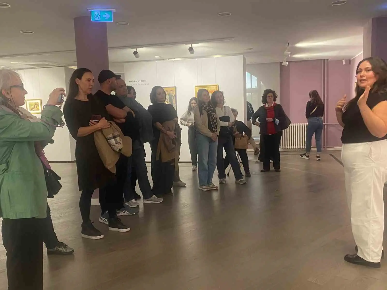 TÜRKİYE İŞ BANKASI İKTİSADİ BAĞIMSIZLIK MÜZESİ’NDE AÇILAN "YAN YANA" SERGİSİNDE, MELAHAT VE EŞREF ÜREN ÇİFTİNİN 57 ESERİNİ SANATSEVERLERLE BULUŞTURDU.