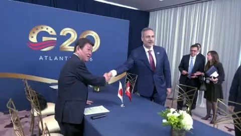 Bakan Fidan, Japon mevkidaşı Motegi ile bir araya geldi