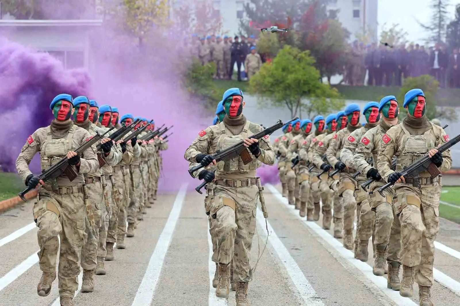 KARABÜK'ÜN SAFRANBOLU İLÇESİNDE JANDARMA KOMANDO EĞİTİM MERKEZİ'NDE EĞİTİMLERİNİ TAMAMLAYAN 2 BİN 155 JANDARMA KOMANDO MEZUN OLDU.  JANDARMA KOMANDOLAR TARAFINDAN YAPILAN GÖSTERİLER BÜYÜK ALKIŞ ALDI.