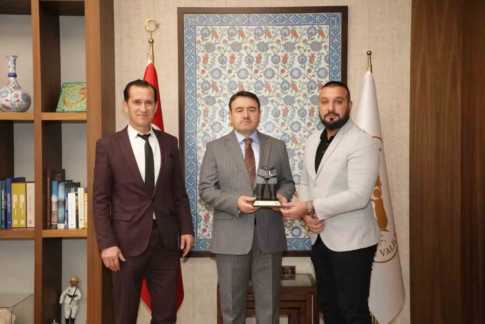 KÜTAHYA VALİLİĞİNDEN PAZARLAR SPOR LİSESİNİN PROJESİNE DESTEK