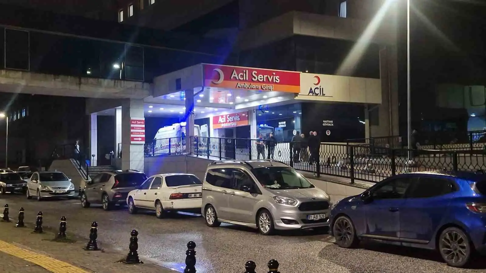 DÜZCE’NİN YIĞILCA İLÇESİNDE MEYDANA GELEN OLAYDA 15 YAŞINDAKİ ÇOCUK KAZARA ATEŞ ALAN TÜFEKTEN ÇIKAN SAÇMALARDAN YARALANDI.